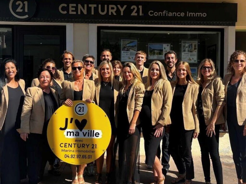 l'équipe de l'agence Azurim