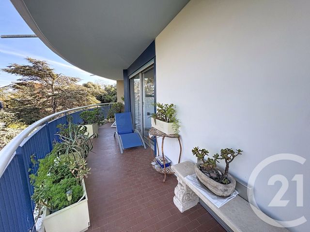 Appartement F3 à vendre - 3 pièces - 62.04 m2 - MANDELIEU LA NAPOULE - 06 - PROVENCE-ALPES-COTE-D-AZUR - Century 21 Azurim