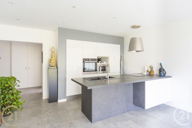 Appartement F3 à vendre - 3 pièces - 64.53 m2 - MANDELIEU LA NAPOULE - 06 - PROVENCE-ALPES-COTE-D-AZUR - Century 21 Azurim