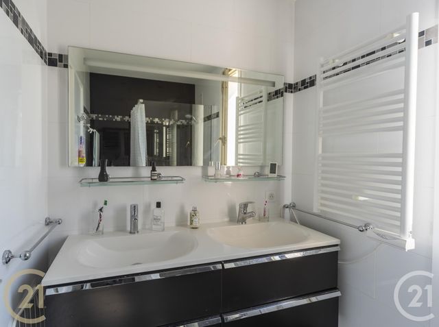 Appartement F3 à vendre - 3 pièces - 64.53 m2 - MANDELIEU LA NAPOULE - 06 - PROVENCE-ALPES-COTE-D-AZUR - Century 21 Azurim