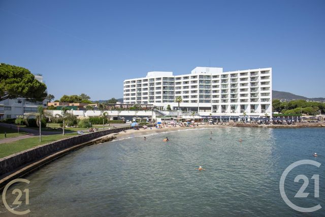 Appartement F3 à vendre - 3 pièces - 64.53 m2 - MANDELIEU LA NAPOULE - 06 - PROVENCE-ALPES-COTE-D-AZUR - Century 21 Azurim