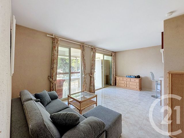 Appartement F1 à vendre - 1 pièce - 32.32 m2 - MANDELIEU LA NAPOULE - 06 - PROVENCE-ALPES-COTE-D-AZUR - Century 21 Azurim