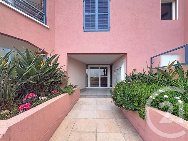 Appartement F3 à vendre - 3 pièces - 82.0 m2 - MANDELIEU LA NAPOULE - 06 - PROVENCE-ALPES-COTE-D-AZUR - Century 21 Azurim
