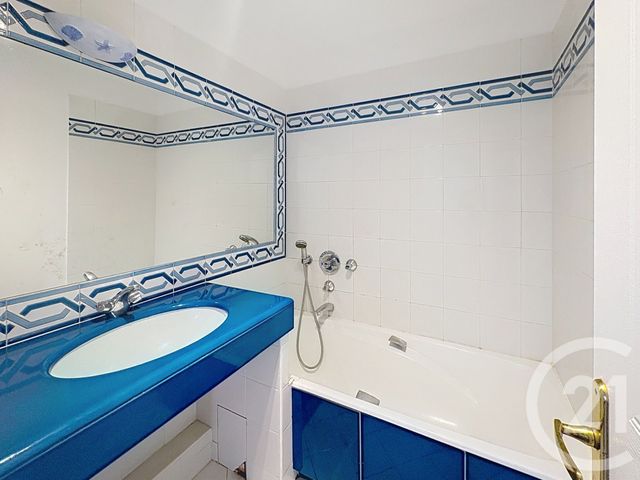 Appartement F3 à vendre - 3 pièces - 82.0 m2 - MANDELIEU LA NAPOULE - 06 - PROVENCE-ALPES-COTE-D-AZUR - Century 21 Azurim