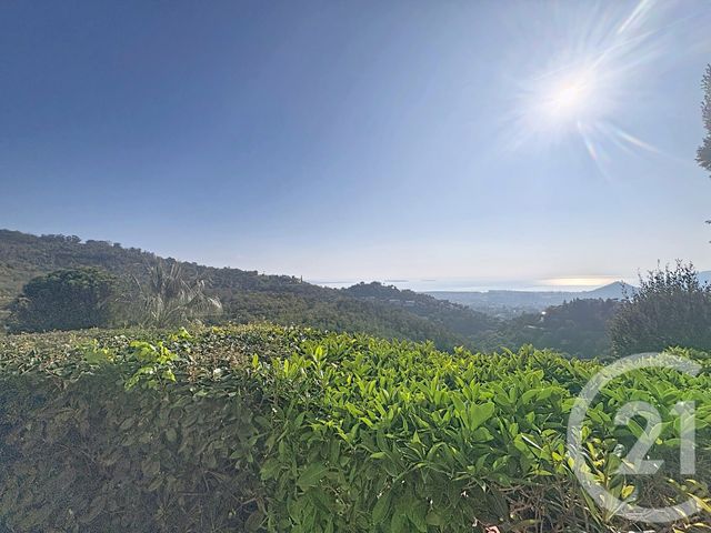 Appartement F3 à vendre - 3 pièces - 82.0 m2 - MANDELIEU LA NAPOULE - 06 - PROVENCE-ALPES-COTE-D-AZUR - Century 21 Azurim