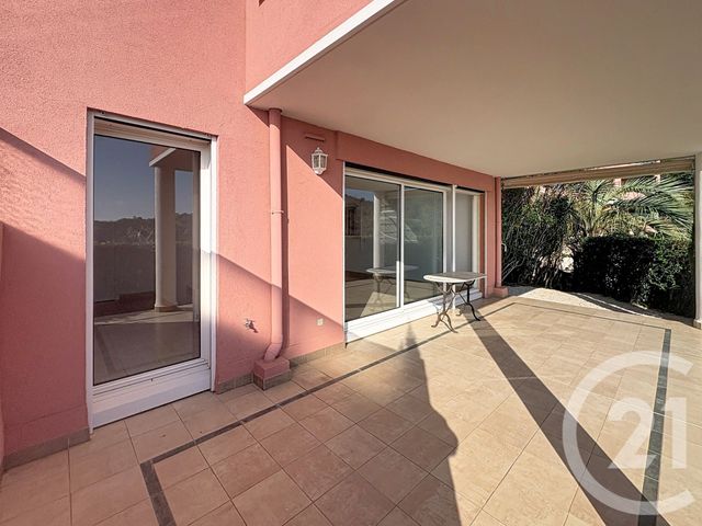 Appartement F3 à vendre - 3 pièces - 82.0 m2 - MANDELIEU LA NAPOULE - 06 - PROVENCE-ALPES-COTE-D-AZUR - Century 21 Azurim