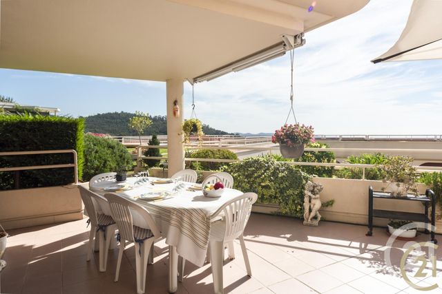 Appartement F2 à vendre - 2 pièces - 61.78 m2 - MANDELIEU LA NAPOULE - 06 - PROVENCE-ALPES-COTE-D-AZUR - Century 21 Azurim