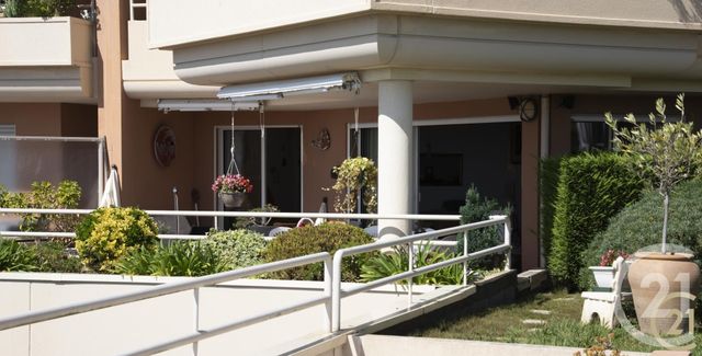 Appartement F2 à vendre - 2 pièces - 61.78 m2 - MANDELIEU LA NAPOULE - 06 - PROVENCE-ALPES-COTE-D-AZUR - Century 21 Azurim