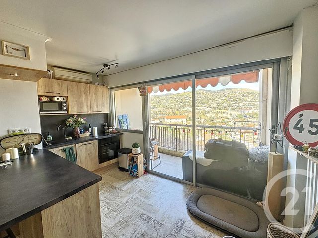 Appartement F1 à vendre - 1 pièce - 27.9 m2 - MANDELIEU LA NAPOULE - 06 - PROVENCE-ALPES-COTE-D-AZUR - Century 21 Azurim