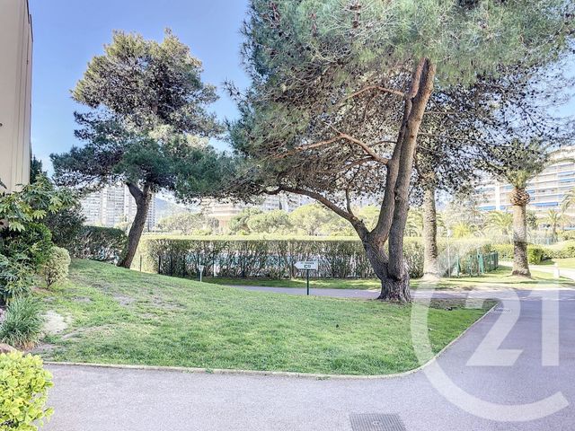 Appartement F2 à vendre - 2 pièces - 54.79 m2 - MANDELIEU LA NAPOULE - 06 - PROVENCE-ALPES-COTE-D-AZUR - Century 21 Azurim