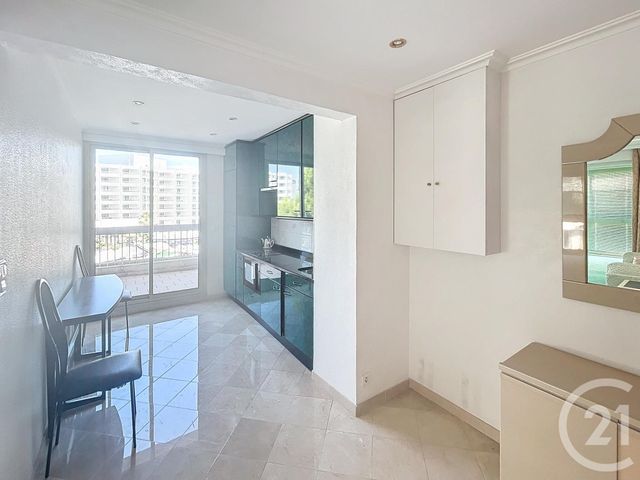 Appartement F3 à vendre - 3 pièces - 84.48 m2 - MANDELIEU LA NAPOULE - 06 - PROVENCE-ALPES-COTE-D-AZUR - Century 21 Azurim