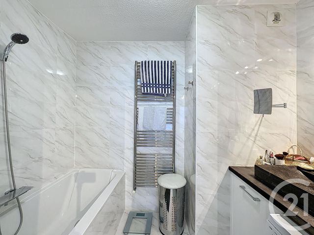 Appartement F2 à vendre - 2 pièces - 45.03 m2 - MANDELIEU LA NAPOULE - 06 - PROVENCE-ALPES-COTE-D-AZUR - Century 21 Azurim