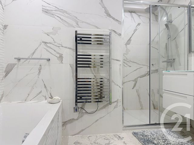 Appartement F5 à vendre - 5 pièces - 122.57 m2 - MANDELIEU LA NAPOULE - 06 - PROVENCE-ALPES-COTE-D-AZUR - Century 21 Azurim