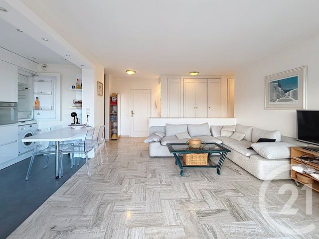 Appartement F2 à vendre - 2 pièces - 50.0 m2 - MANDELIEU LA NAPOULE - 06 - PROVENCE-ALPES-COTE-D-AZUR - Century 21 Azurim