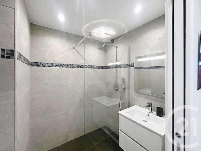 Appartement F3 à vendre - 3 pièces - 53.14 m2 - MANDELIEU LA NAPOULE - 06 - PROVENCE-ALPES-COTE-D-AZUR - Century 21 Azurim