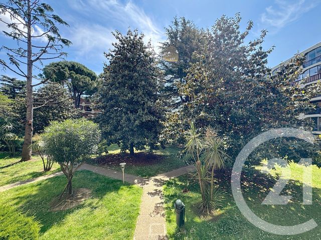 Appartement F1 à vendre - 1 pièce - 41.9 m2 - MANDELIEU LA NAPOULE - 06 - PROVENCE-ALPES-COTE-D-AZUR - Century 21 Azurim