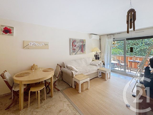 Appartement F1 à vendre - 1 pièce - 41.9 m2 - MANDELIEU LA NAPOULE - 06 - PROVENCE-ALPES-COTE-D-AZUR - Century 21 Azurim