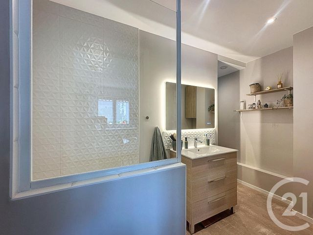 Appartement F3 à vendre - 3 pièces - 69.01 m2 - MANDELIEU LA NAPOULE - 06 - PROVENCE-ALPES-COTE-D-AZUR - Century 21 Azurim