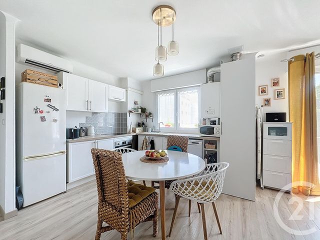 Appartement F3 à vendre - 3 pièces - 69.01 m2 - MANDELIEU LA NAPOULE - 06 - PROVENCE-ALPES-COTE-D-AZUR - Century 21 Azurim