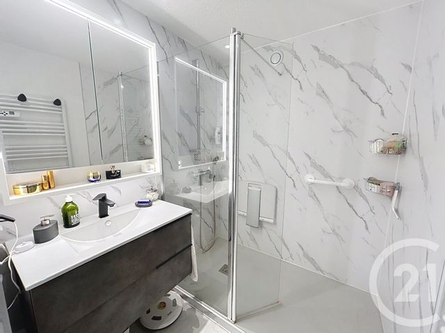 Appartement F3 à vendre - 3 pièces - 70.25 m2 - MANDELIEU LA NAPOULE - 06 - PROVENCE-ALPES-COTE-D-AZUR - Century 21 Azurim