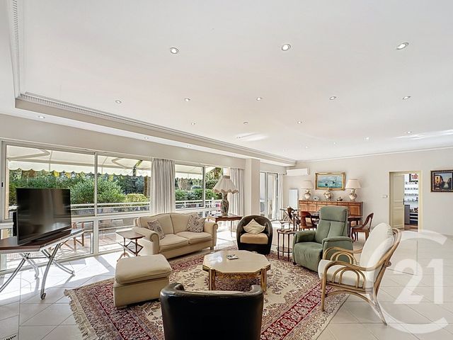 Appartement F7 et + à vendre - 7 pièces - 169.77 m2 - MANDELIEU LA NAPOULE - 06 - PROVENCE-ALPES-COTE-D-AZUR - Century 21 Azurim