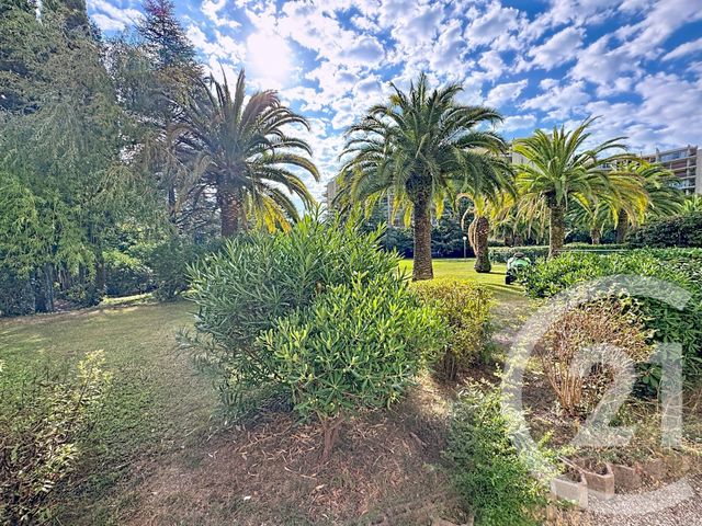 Appartement F7 et + à vendre - 7 pièces - 169.77 m2 - MANDELIEU LA NAPOULE - 06 - PROVENCE-ALPES-COTE-D-AZUR - Century 21 Azurim