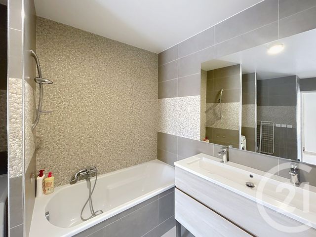 Appartement F4 à vendre - 4 pièces - 92.0 m2 - MANDELIEU LA NAPOULE - 06 - PROVENCE-ALPES-COTE-D-AZUR - Century 21 Azurim