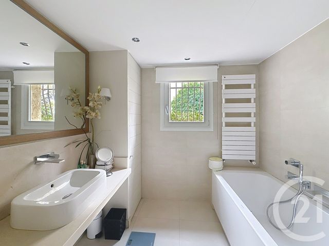 maison à vendre - 4 pièces - 130.0 m2 - MANDELIEU LA NAPOULE - 06 - PROVENCE-ALPES-COTE-D-AZUR - Century 21 Azurim