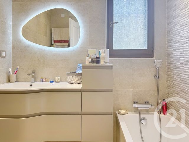 maison à vendre - 5 pièces - 99.13 m2 - MANDELIEU LA NAPOULE - 06 - PROVENCE-ALPES-COTE-D-AZUR - Century 21 Azurim