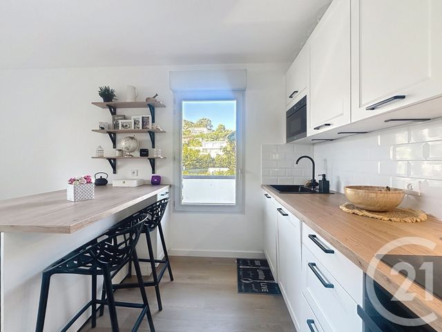 Appartement F3 à vendre - 3 pièces - 60.3 m2 - MANDELIEU LA NAPOULE - 06 - PROVENCE-ALPES-COTE-D-AZUR - Century 21 Azurim