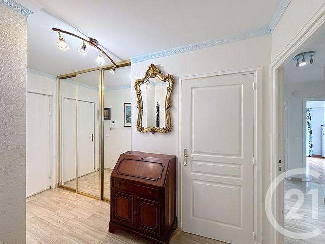 Appartement F4 à vendre - 4 pièces - 97.34 m2 - MANDELIEU LA NAPOULE - 06 - PROVENCE-ALPES-COTE-D-AZUR - Century 21 Azurim