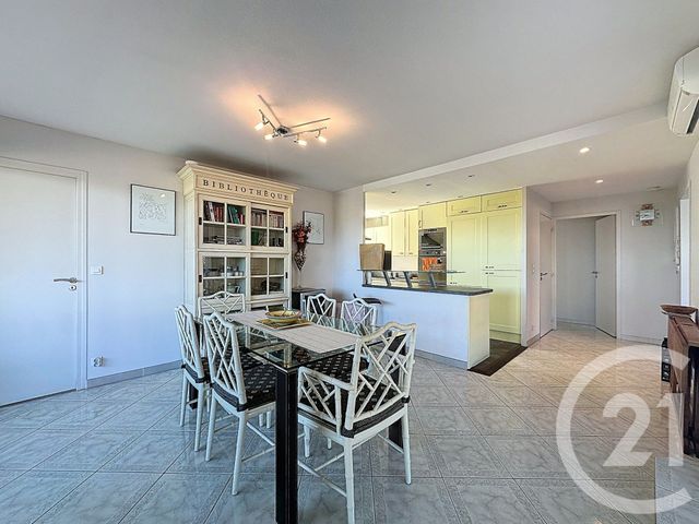 Appartement F5 à vendre - 5 pièces - 116.36 m2 - MANDELIEU LA NAPOULE - 06 - PROVENCE-ALPES-COTE-D-AZUR - Century 21 Azurim