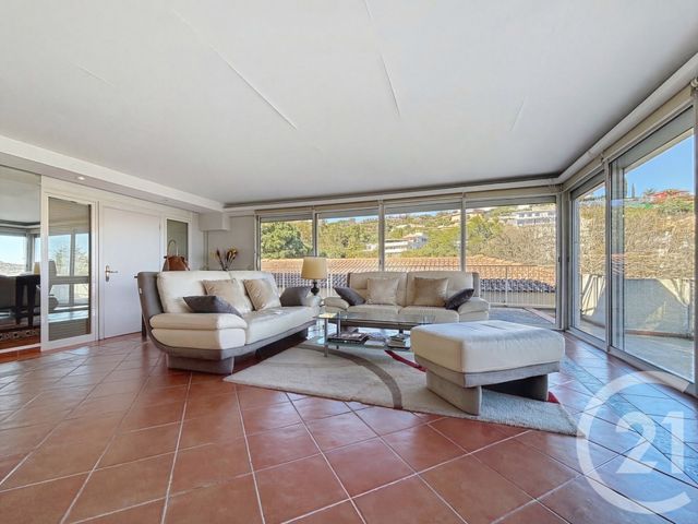 Appartement F5 à vendre - 5 pièces - 116.36 m2 - MANDELIEU LA NAPOULE - 06 - PROVENCE-ALPES-COTE-D-AZUR - Century 21 Azurim