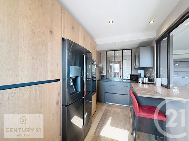 Appartement F5 à vendre - 5 pièces - 107.46 m2 - LE GOLFE JUAN - 06 - PROVENCE-ALPES-COTE-D-AZUR - Century 21 Azurim