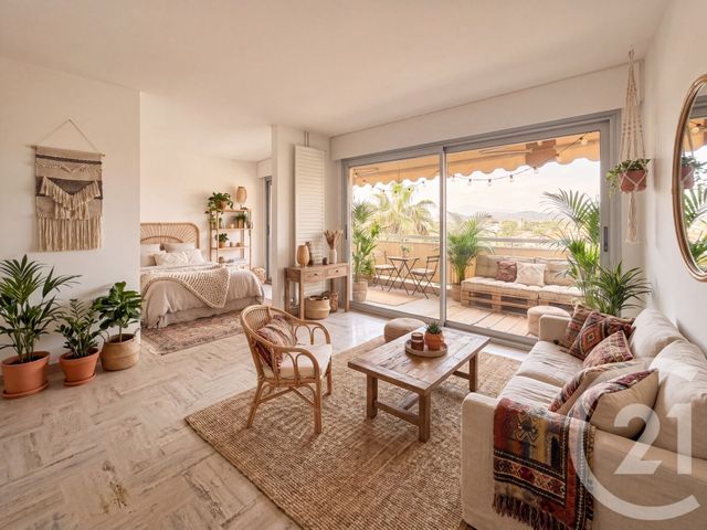 Appartement F2 à vendre - 2 pièces - 33.0 m2 - MANDELIEU LA NAPOULE - 06 - PROVENCE-ALPES-COTE-D-AZUR - Century 21 Azurim