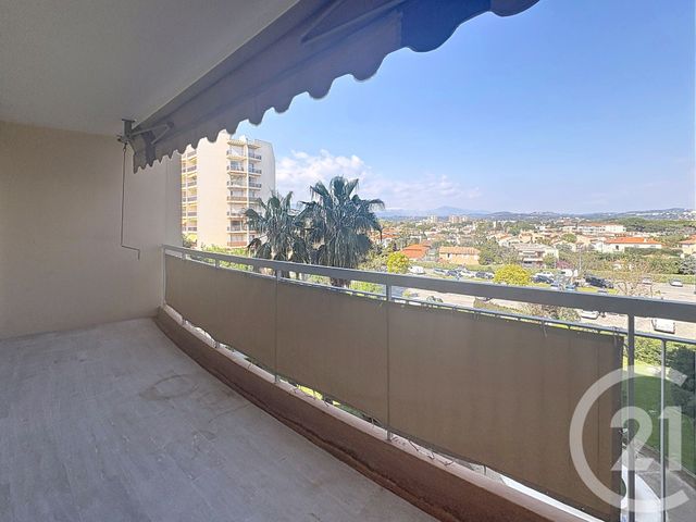Appartement F2 à vendre - 2 pièces - 33.0 m2 - MANDELIEU LA NAPOULE - 06 - PROVENCE-ALPES-COTE-D-AZUR - Century 21 Azurim