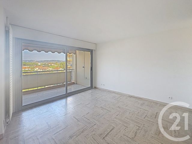 Appartement F2 à vendre - 2 pièces - 33.0 m2 - MANDELIEU LA NAPOULE - 06 - PROVENCE-ALPES-COTE-D-AZUR - Century 21 Azurim