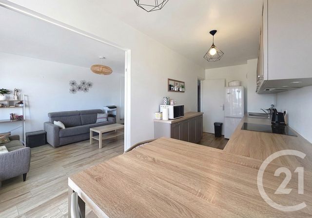 Appartement T3 à vendre - 3 pièces - 68.39 m2 - MANDELIEU LA NAPOULE - 06 - PROVENCE-ALPES-COTE-D-AZUR - Century 21 Azurim