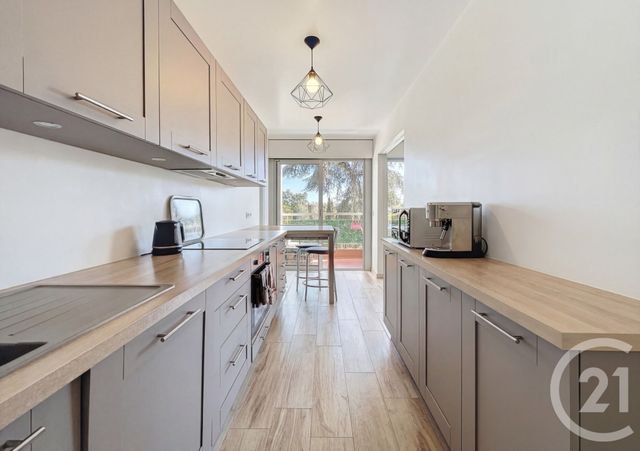 Appartement T3 à vendre - 3 pièces - 68.39 m2 - MANDELIEU LA NAPOULE - 06 - PROVENCE-ALPES-COTE-D-AZUR - Century 21 Azurim