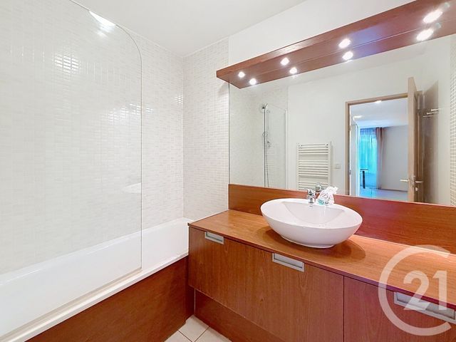 Appartement F3 à vendre - 3 pièces - 53.74 m2 - MANDELIEU LA NAPOULE - 06 - PROVENCE-ALPES-COTE-D-AZUR - Century 21 Azurim