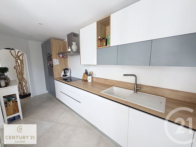 Appartement F4 à vendre - 4 pièces - 95.52 m2 - MANDELIEU LA NAPOULE - 06 - PROVENCE-ALPES-COTE-D-AZUR - Century 21 Azurim