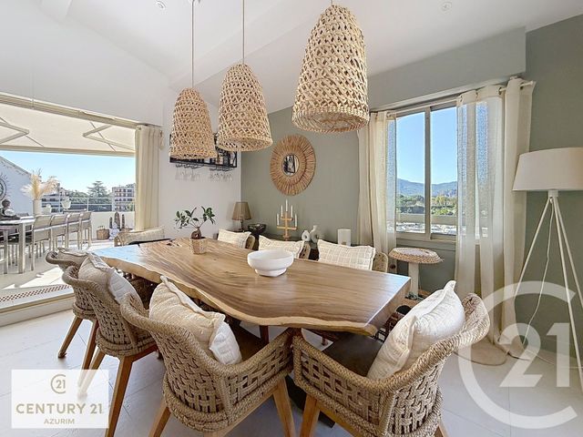 Appartement F4 à vendre - 4 pièces - 95.52 m2 - MANDELIEU LA NAPOULE - 06 - PROVENCE-ALPES-COTE-D-AZUR - Century 21 Azurim