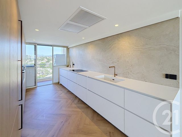 Appartement F4 à vendre - 4 pièces - 99.62 m2 - MANDELIEU LA NAPOULE - 06 - PROVENCE-ALPES-COTE-D-AZUR - Century 21 Azurim