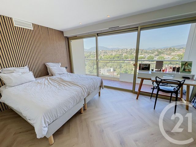 Appartement F4 à vendre - 4 pièces - 99.62 m2 - MANDELIEU LA NAPOULE - 06 - PROVENCE-ALPES-COTE-D-AZUR - Century 21 Azurim