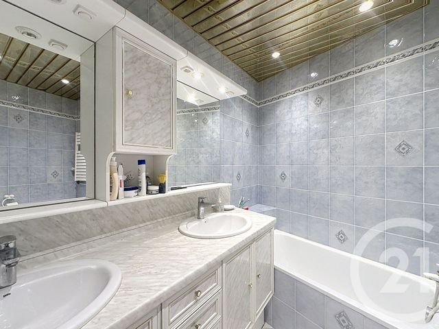 Appartement F3 à vendre - 3 pièces - 68.67 m2 - MANDELIEU LA NAPOULE - 06 - PROVENCE-ALPES-COTE-D-AZUR - Century 21 Azurim