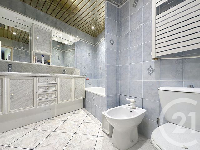 Appartement F3 à vendre - 3 pièces - 68.67 m2 - MANDELIEU LA NAPOULE - 06 - PROVENCE-ALPES-COTE-D-AZUR - Century 21 Azurim