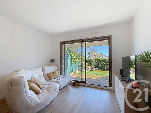 Appartement F3 à vendre - 3 pièces - 62.64 m2 - MANDELIEU LA NAPOULE - 06 - PROVENCE-ALPES-COTE-D-AZUR - Century 21 Azurim