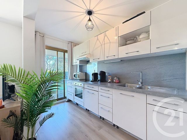 Appartement F3 à vendre - 3 pièces - 62.64 m2 - MANDELIEU LA NAPOULE - 06 - PROVENCE-ALPES-COTE-D-AZUR - Century 21 Azurim