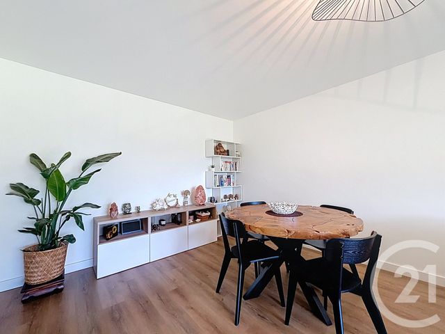 Appartement F3 à vendre - 3 pièces - 62.64 m2 - MANDELIEU LA NAPOULE - 06 - PROVENCE-ALPES-COTE-D-AZUR - Century 21 Azurim