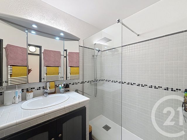 Appartement F2 à vendre - 2 pièces - 56.55 m2 - MANDELIEU LA NAPOULE - 06 - PROVENCE-ALPES-COTE-D-AZUR - Century 21 Azurim